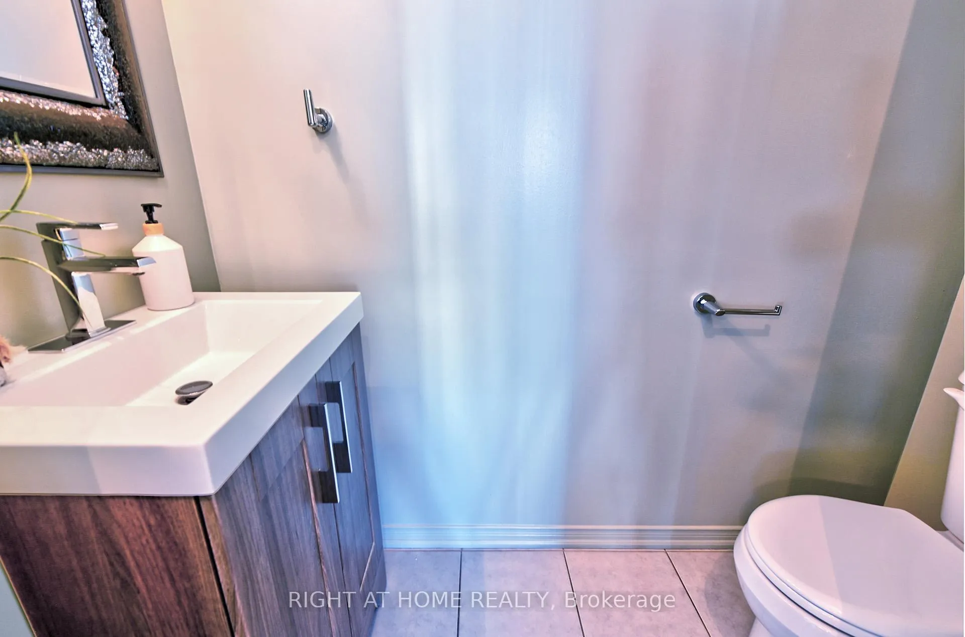Photo 14 of Unit 14, 2450 Post Road, Oakville, River Oaks — HOMEH