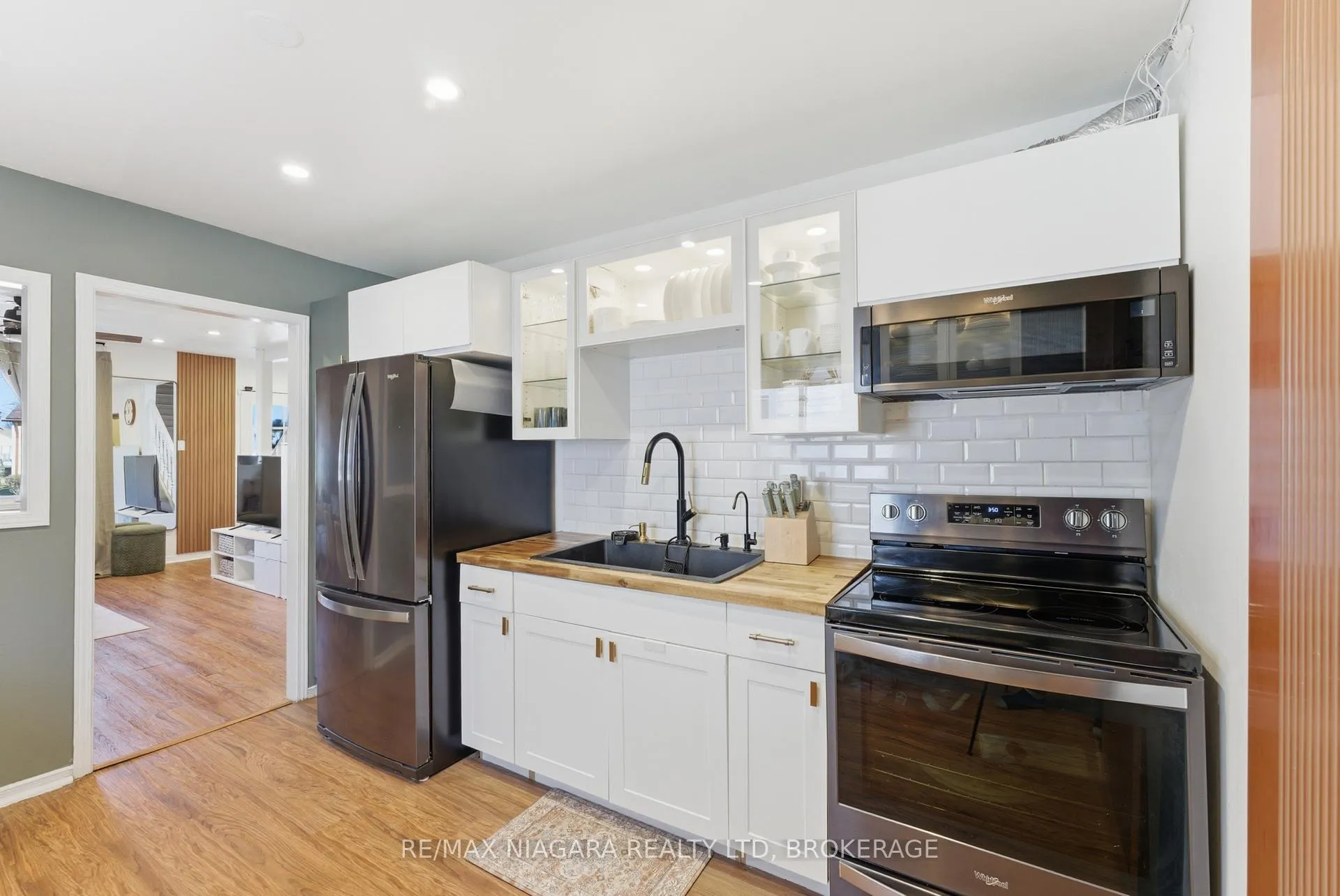 Photo 10 of 412 Welland Avenue, St. Catharines, Facer — HOMEH