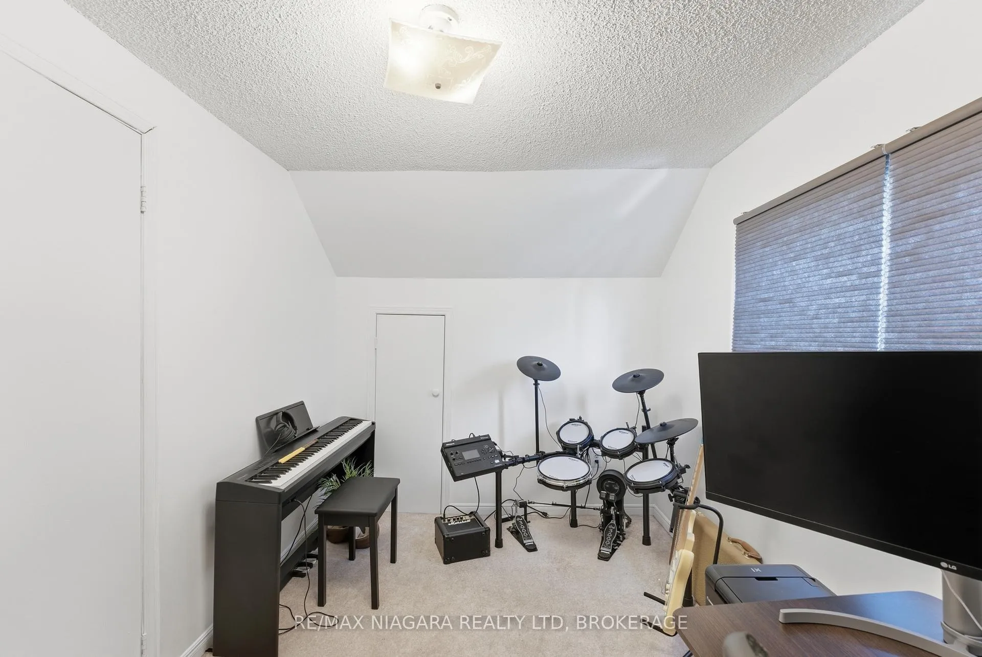 Photo 18 of 412 Welland Avenue, St. Catharines, Facer — HOMEH