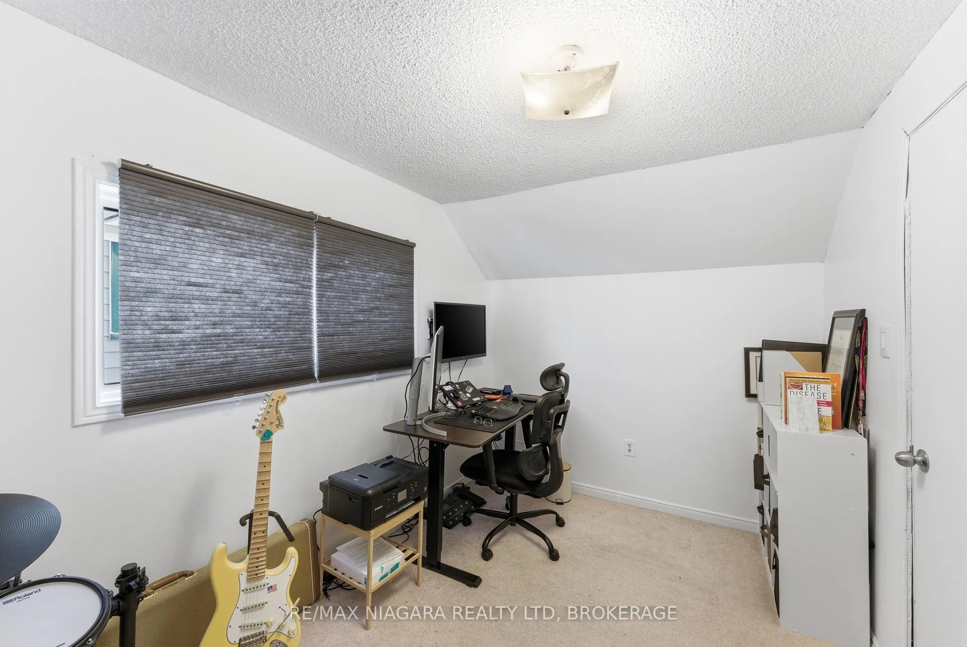 Photo 19 of 412 Welland Avenue, St. Catharines, Facer — HOMEH