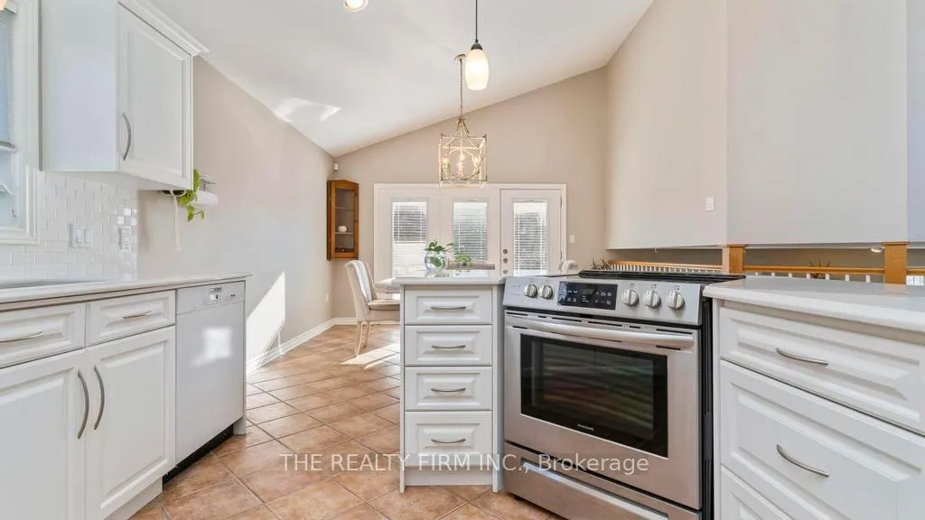 Photo 11 of 140 Landon Lane, Central Elgin, Belmont — HOMEH