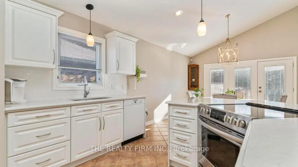 Photo 12 of 140 Landon Lane, Central Elgin, Belmont — HOMEH
