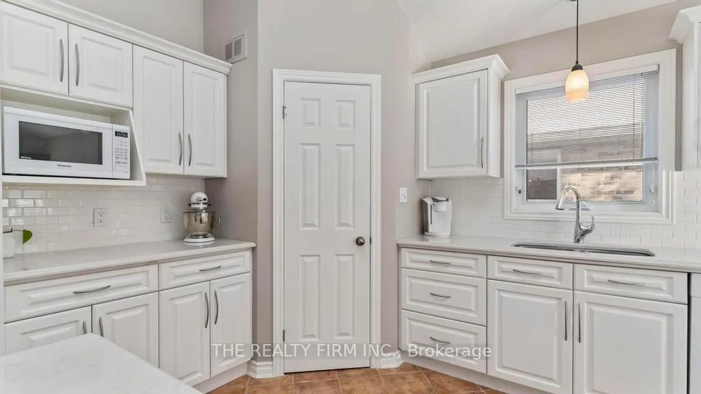 Photo 13 of 140 Landon Lane, Central Elgin, Belmont — HOMEH