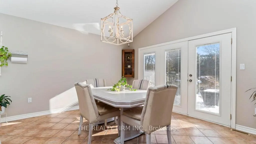 Photo 14 of 140 Landon Lane, Central Elgin, Belmont — HOMEH