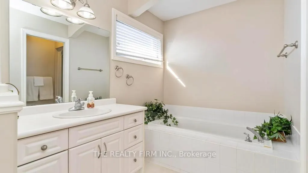 Photo 19 of 140 Landon Lane, Central Elgin, Belmont — HOMEH