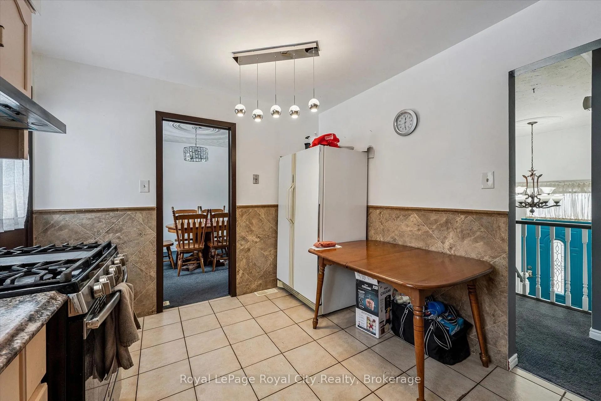 Photo 11 of 668 Edinburgh Road S, Guelph, Kortright West — HOMEH