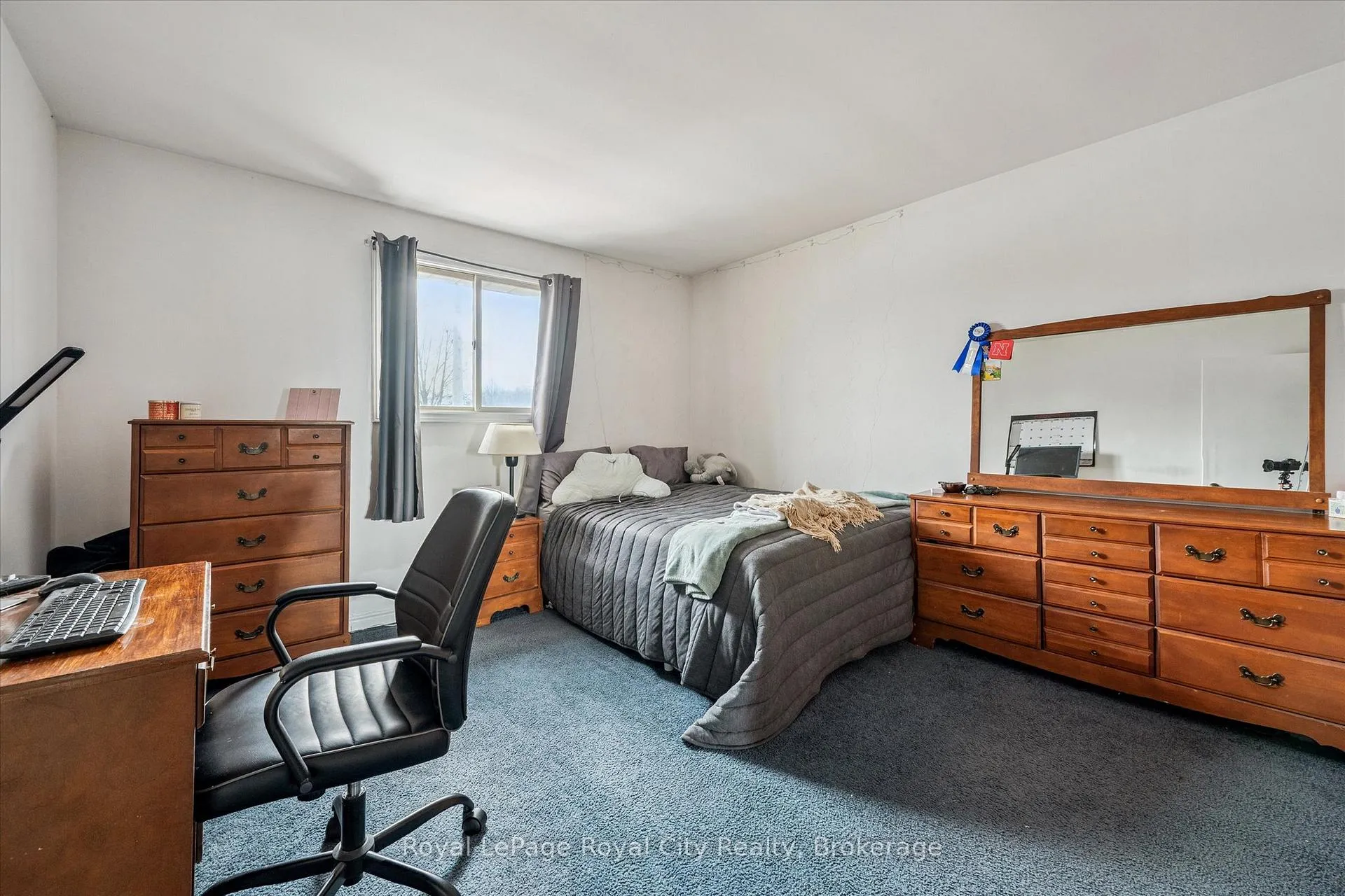 Photo 13 of 668 Edinburgh Road S, Guelph, Kortright West — HOMEH