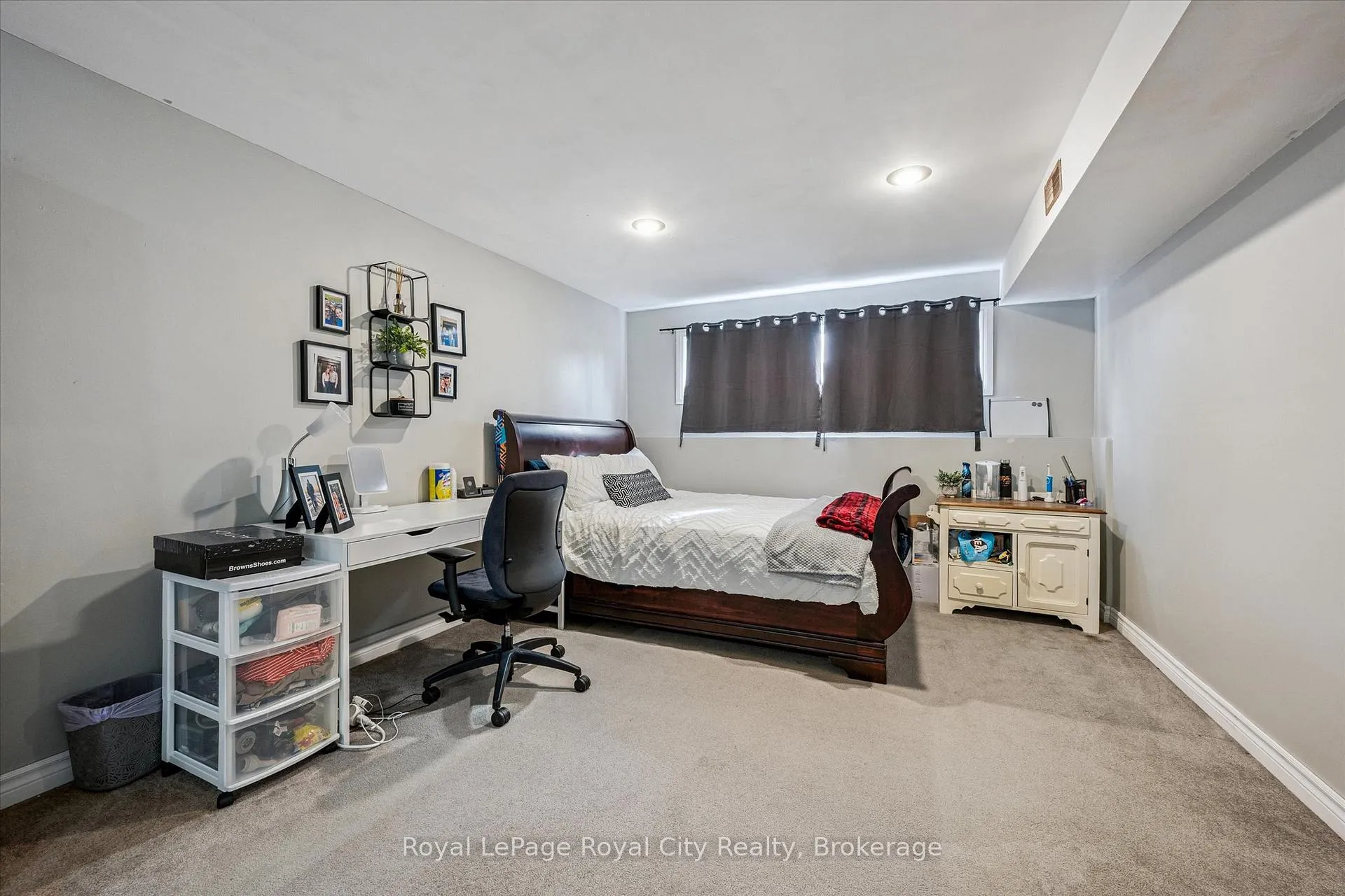 Photo 19 of 668 Edinburgh Road S, Guelph, Kortright West — HOMEH