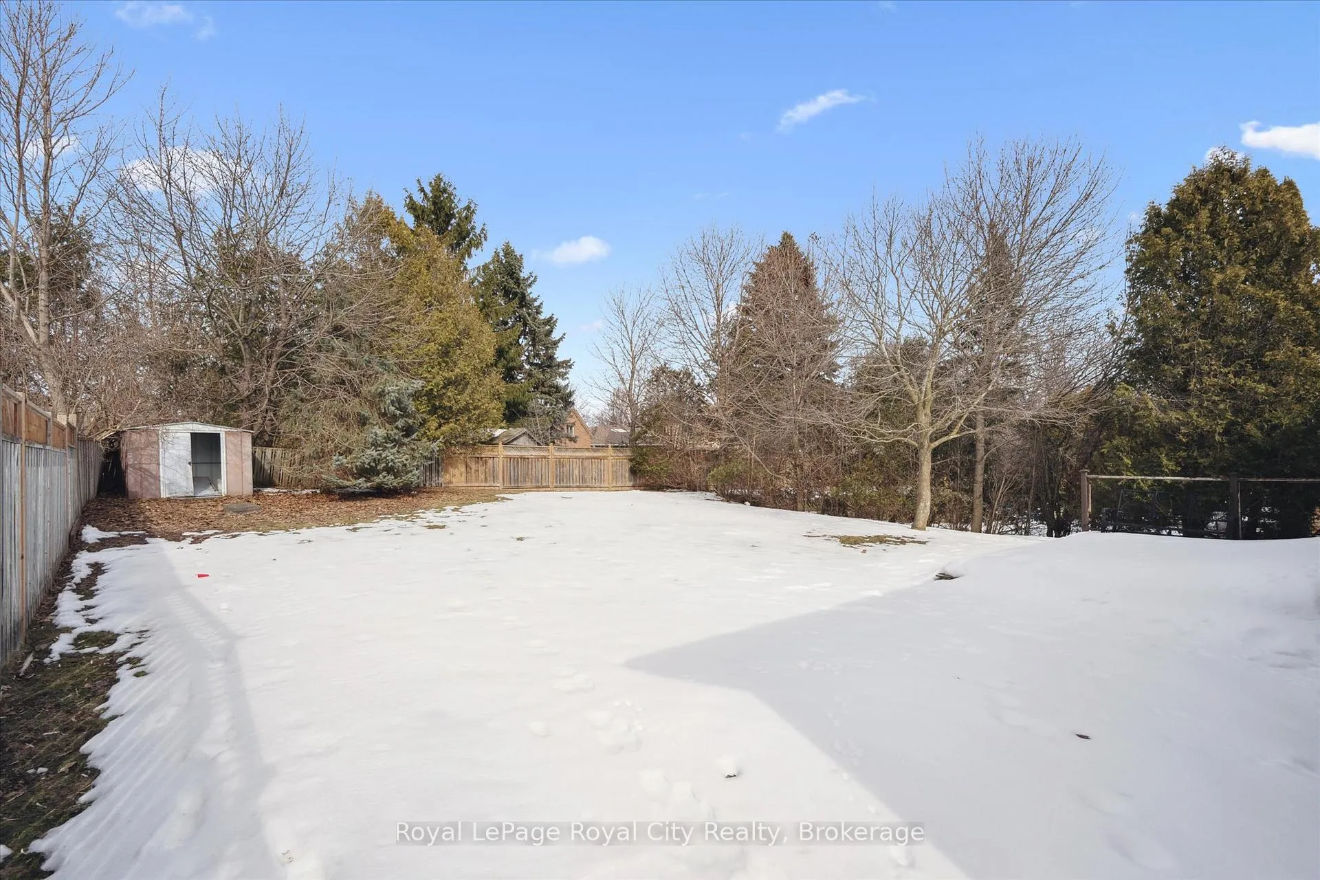 Photo 25 of 668 Edinburgh Road S, Guelph, Kortright West — HOMEH