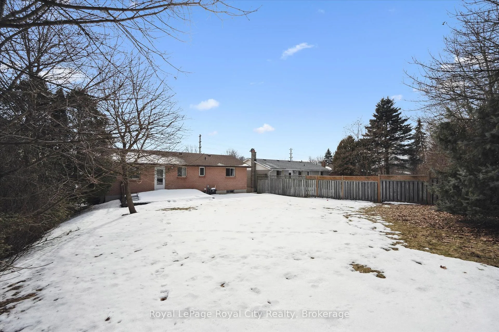 Photo 26 of 668 Edinburgh Road S, Guelph, Kortright West — HOMEH