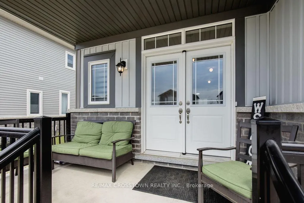 Photo 3 of 11 Middleton Drive, Wasaga Beach — HOMEH