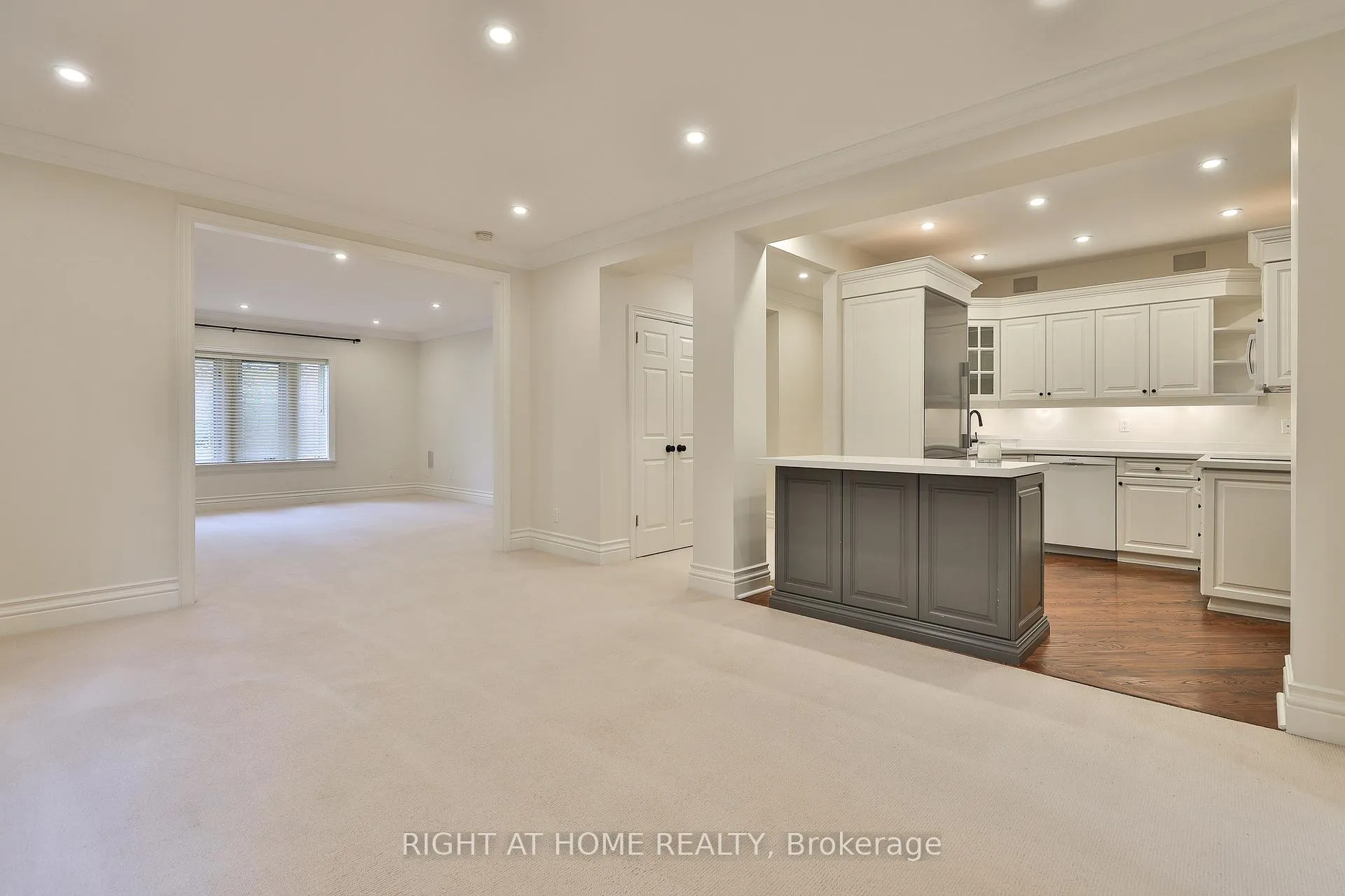 Photo 5 of Unit Main, 119 Chaplin Crescent, Toronto, Yonge-Eglinton — HOMEH
