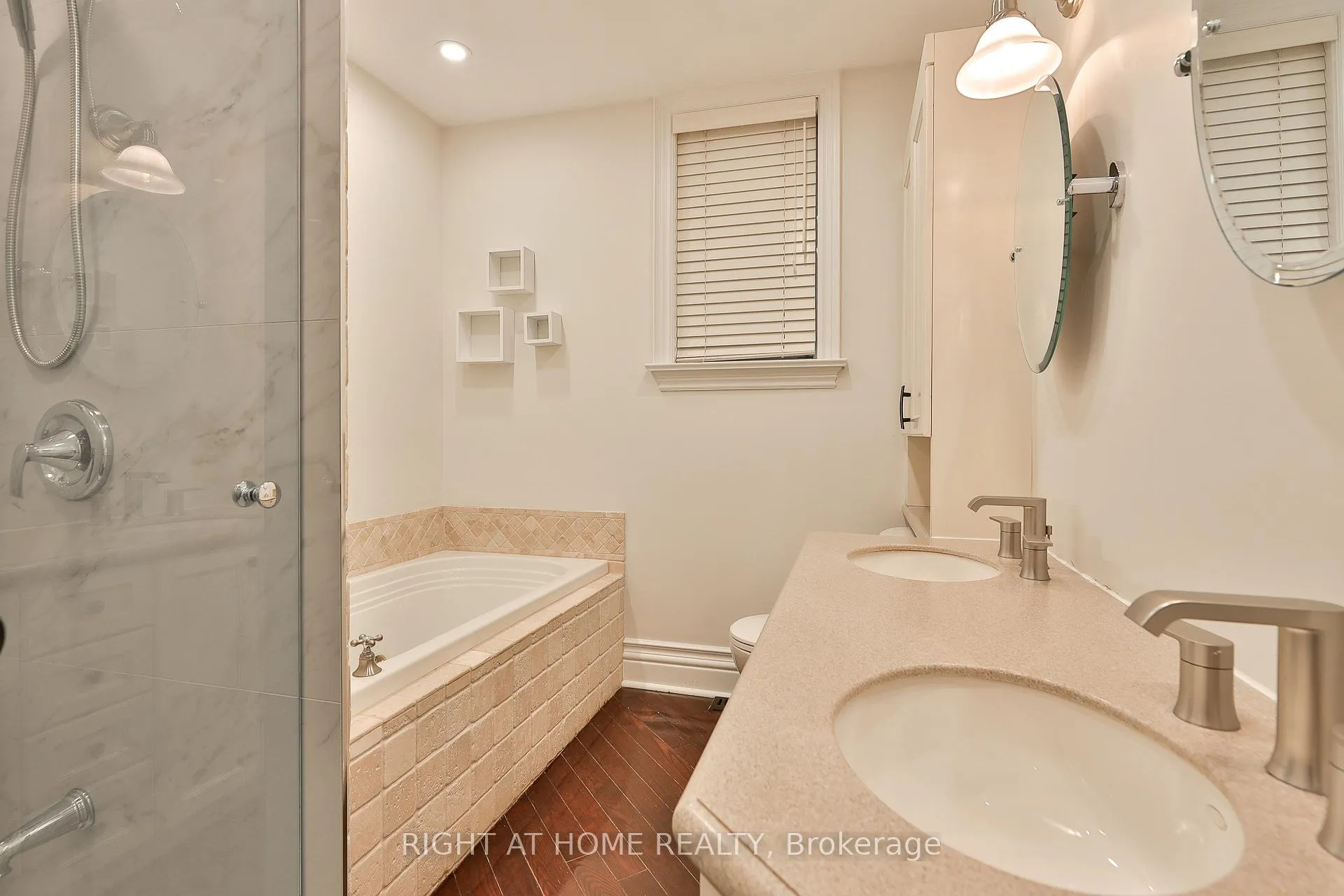 Photo 17 of Unit Main, 119 Chaplin Crescent, Toronto, Yonge-Eglinton — HOMEH