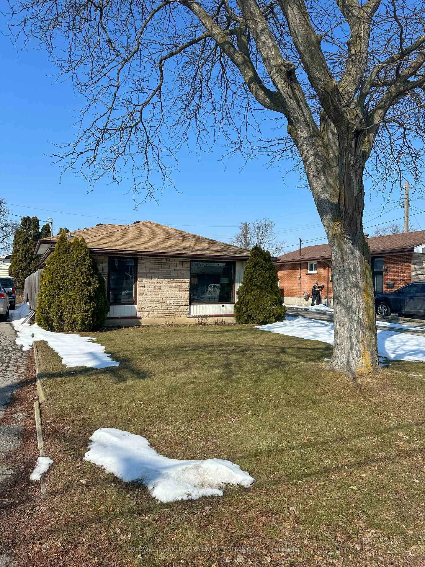 Photo 3 of 918 Upper Ottawa Street, Hamilton, Berrisfield — HOMEH