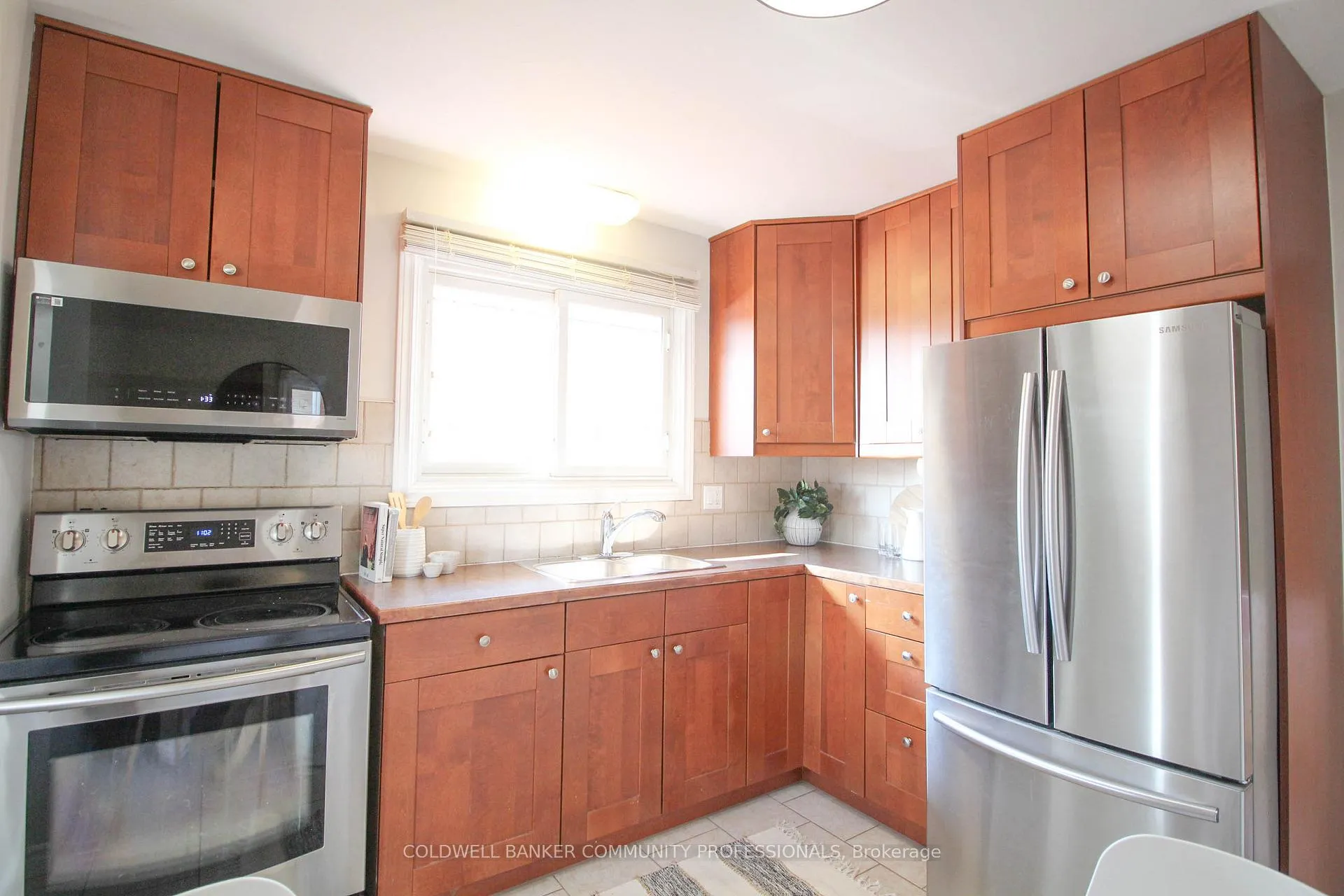 Photo 10 of 918 Upper Ottawa Street, Hamilton, Berrisfield — HOMEH