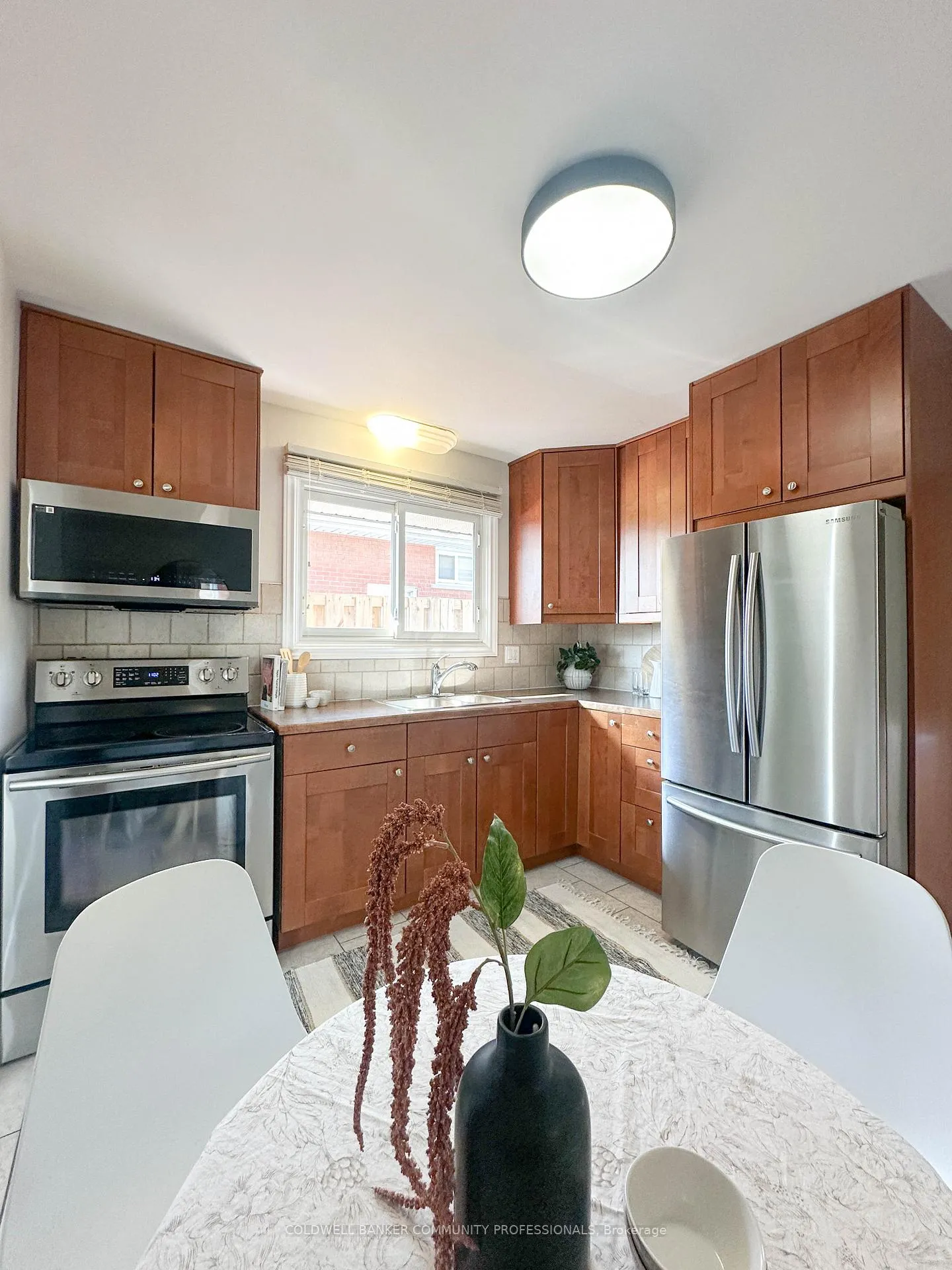 Photo 11 of 918 Upper Ottawa Street, Hamilton, Berrisfield — HOMEH
