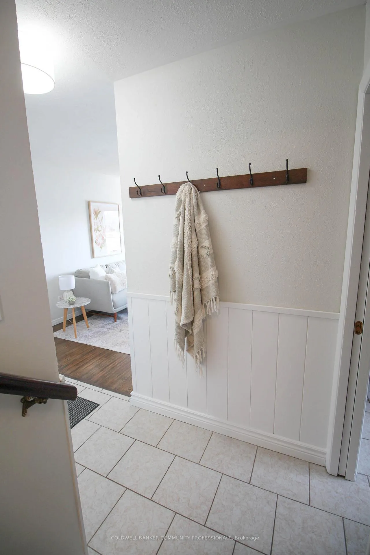 Photo 13 of 918 Upper Ottawa Street, Hamilton, Berrisfield — HOMEH