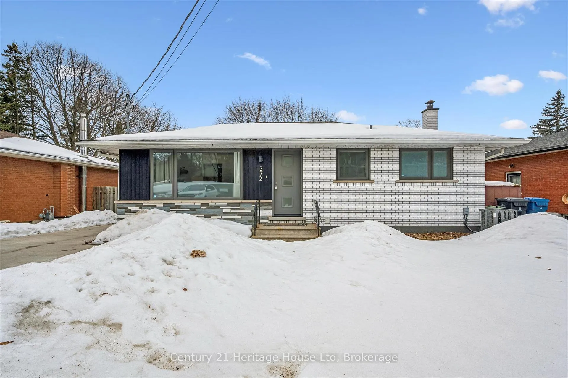 Front of 372 Victoria Road N