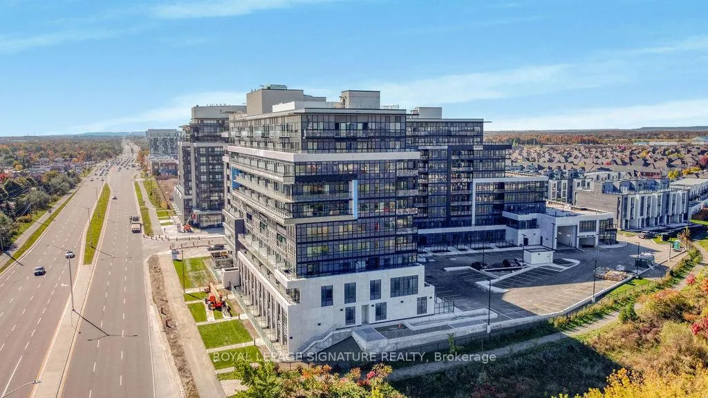 Front of Unit 418, 395 Dundas Street W