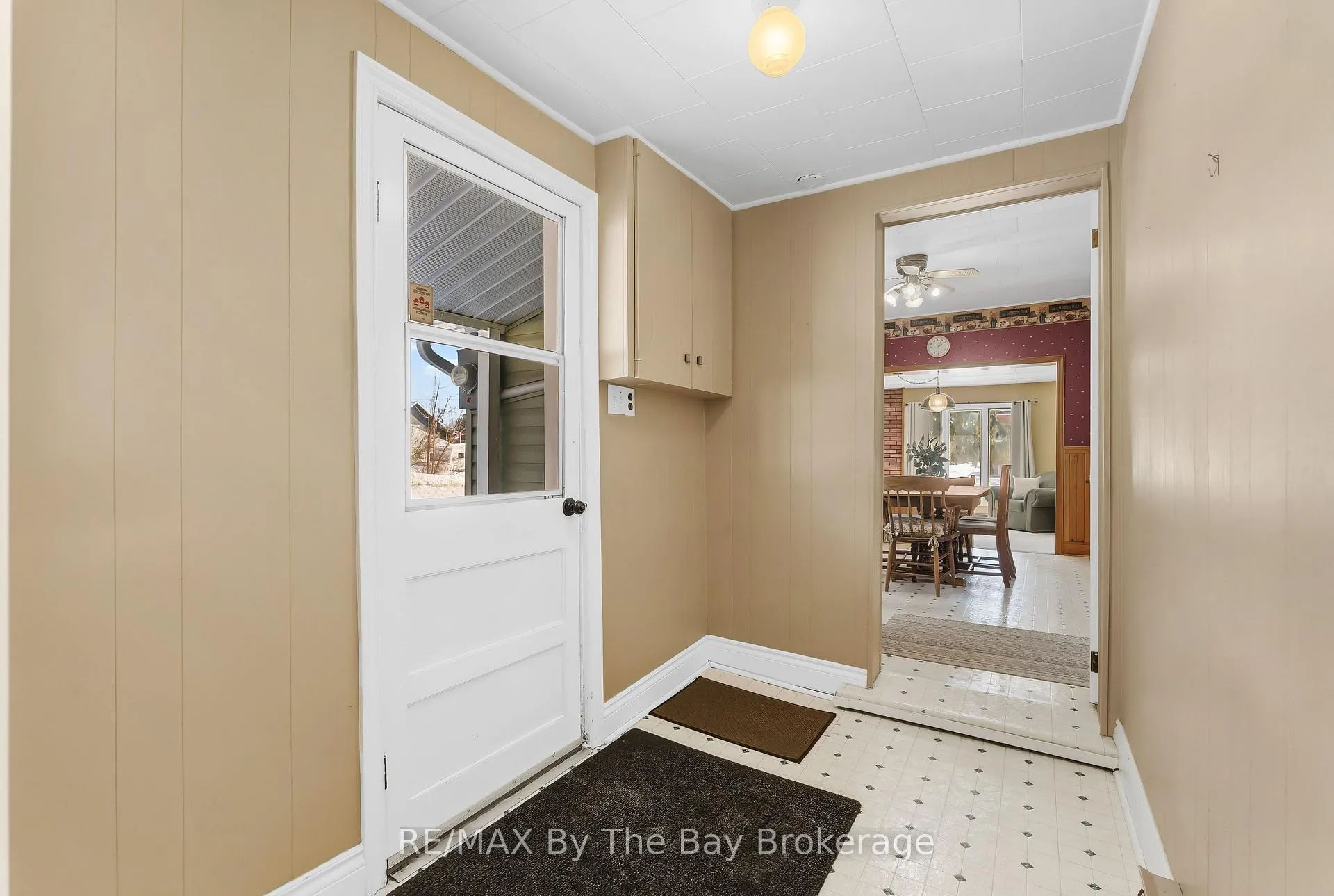 Photo 3 of 10 Wellington Street E, Clearview, Creemore — HOMEH