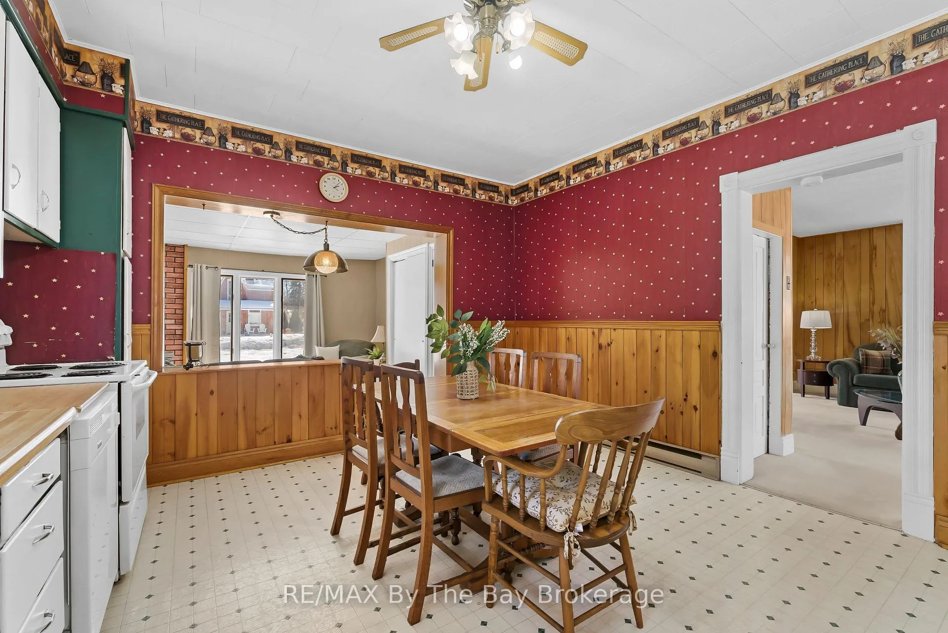 Photo 5 of 10 Wellington Street E, Clearview, Creemore — HOMEH