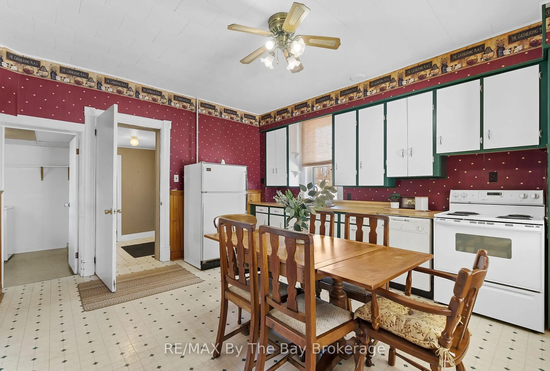 Photo 7 of 10 Wellington Street E, Clearview, Creemore — HOMEH