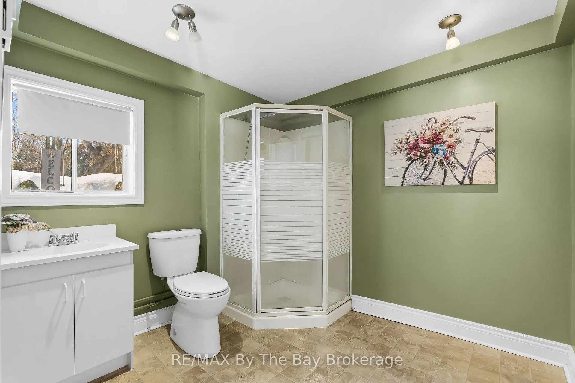 Photo 9 of 10 Wellington Street E, Clearview, Creemore — HOMEH