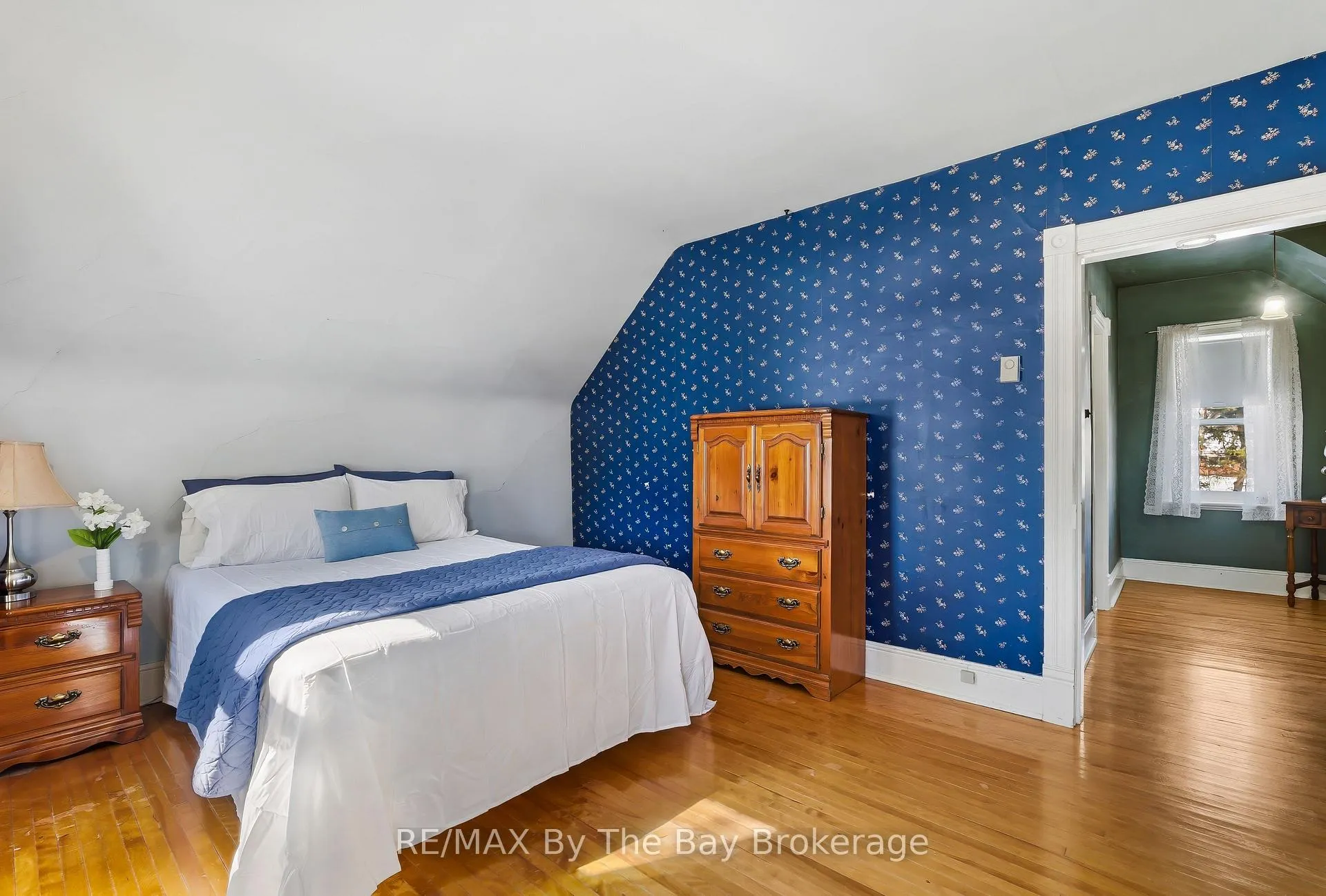 Photo 29 of 10 Wellington Street E, Clearview, Creemore — HOMEH