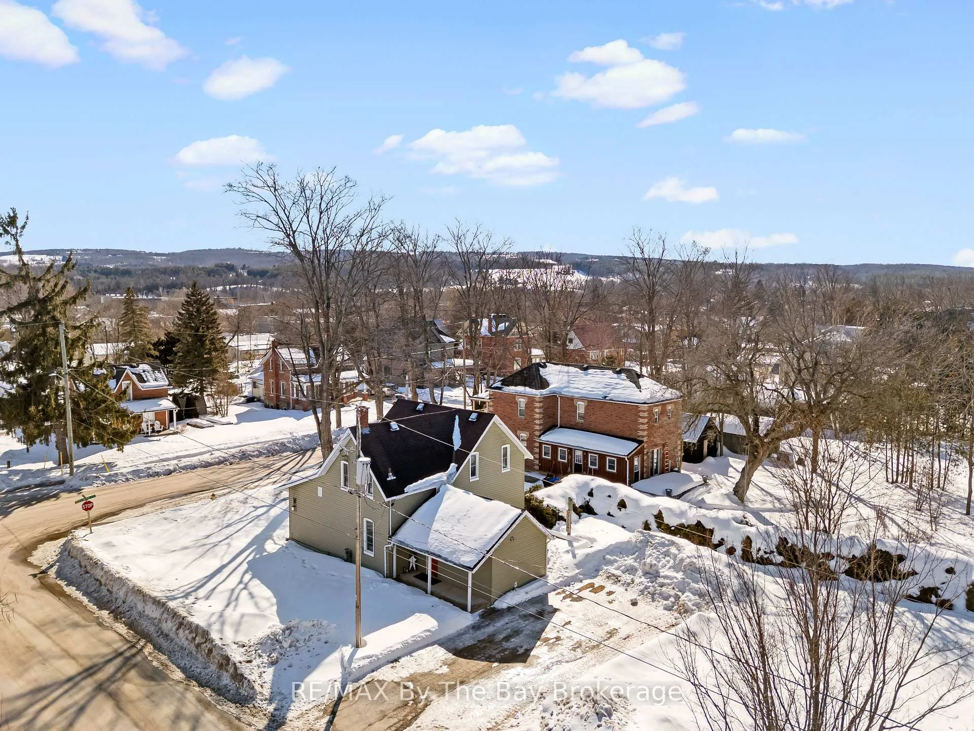 Photo 34 of 10 Wellington Street E, Clearview, Creemore — HOMEH