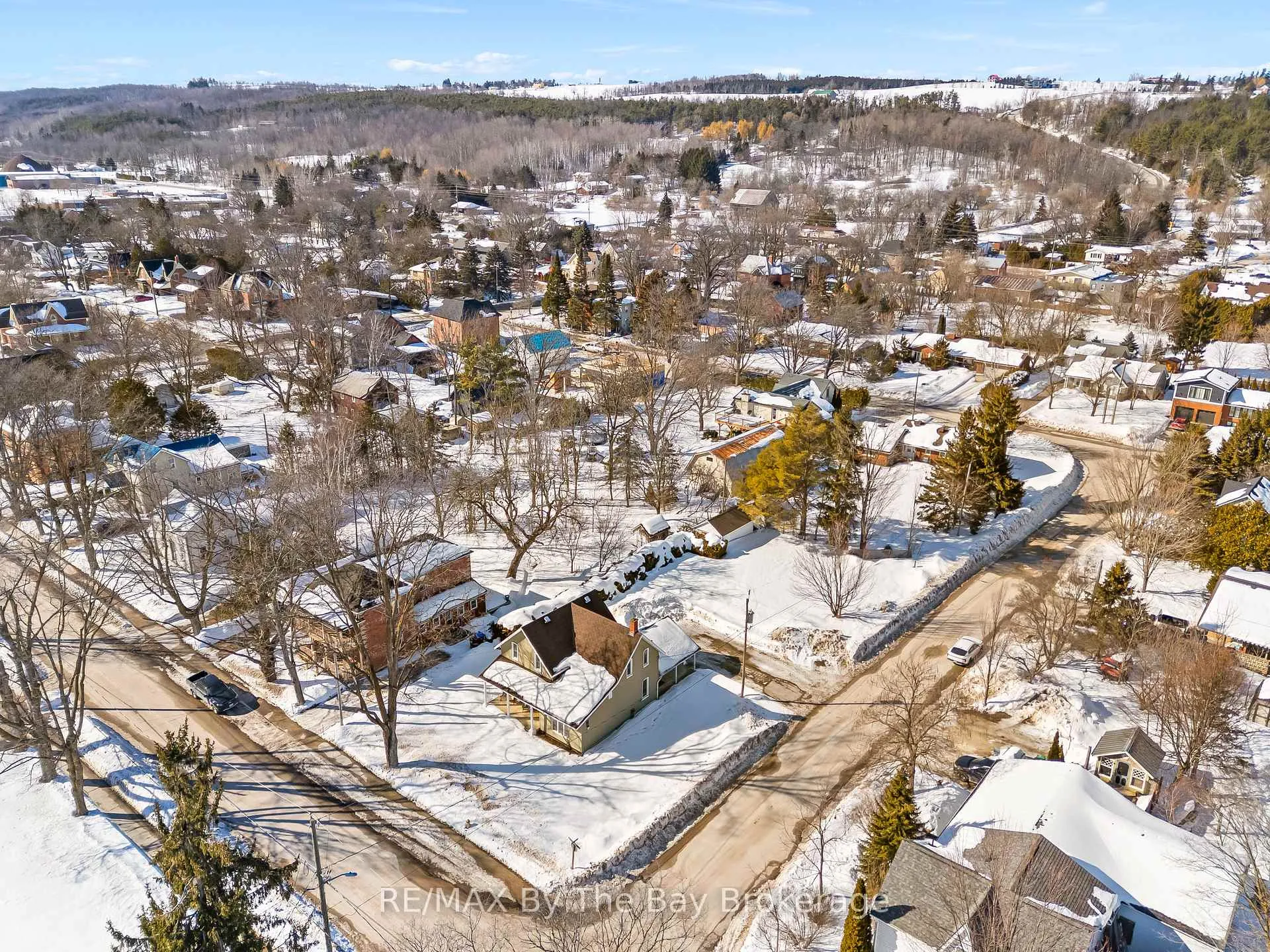 Photo 36 of 10 Wellington Street E, Clearview, Creemore — HOMEH
