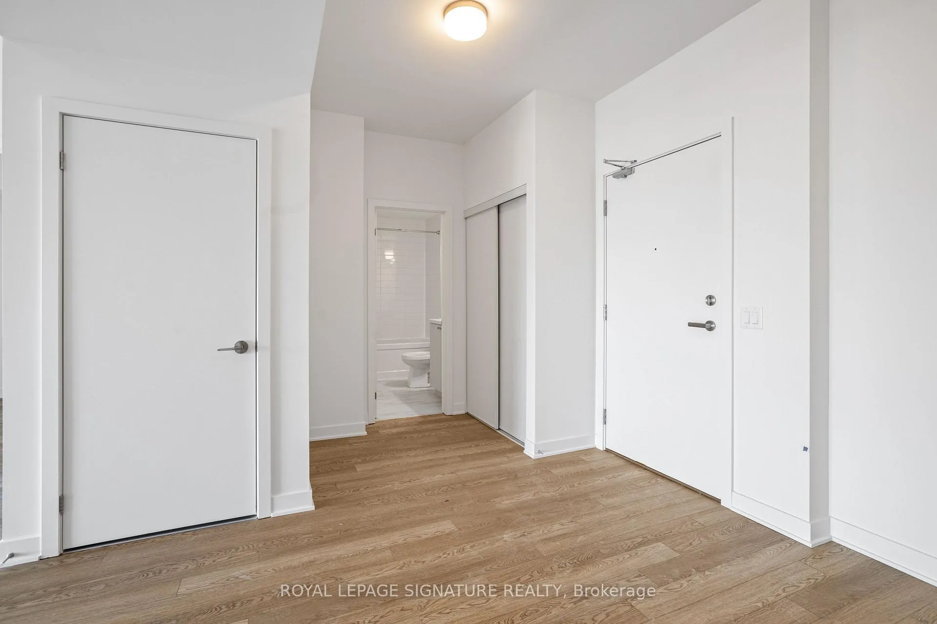 Photo 4 of Unit 416, 51 Clarington Boulevard, Clarington, Bowmanville — HOMEH