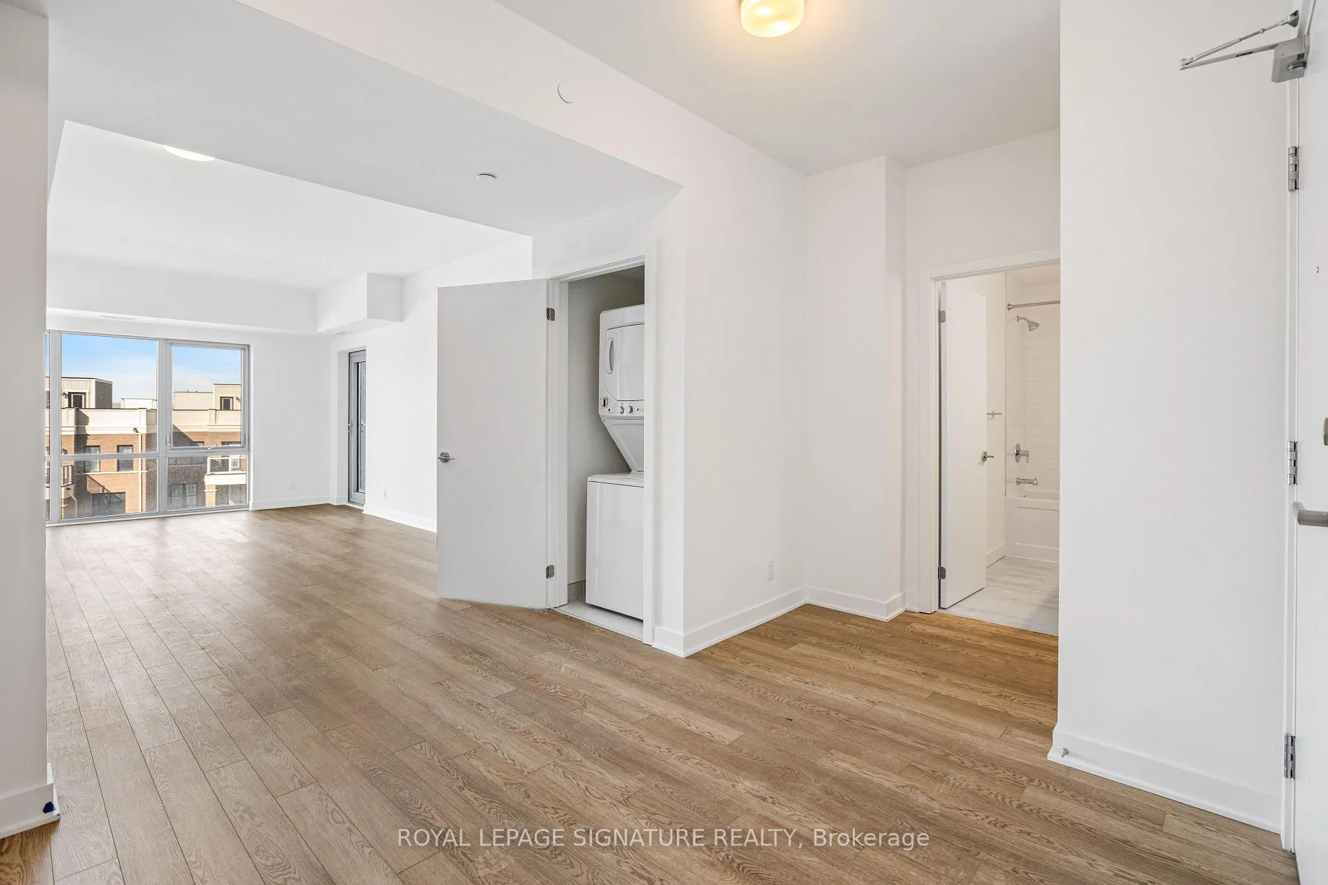 Photo 6 of Unit 416, 51 Clarington Boulevard, Clarington, Bowmanville — HOMEH