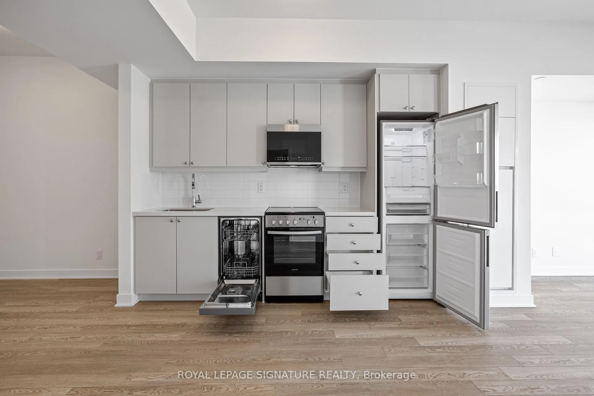 Photo 9 of Unit 416, 51 Clarington Boulevard, Clarington, Bowmanville — HOMEH