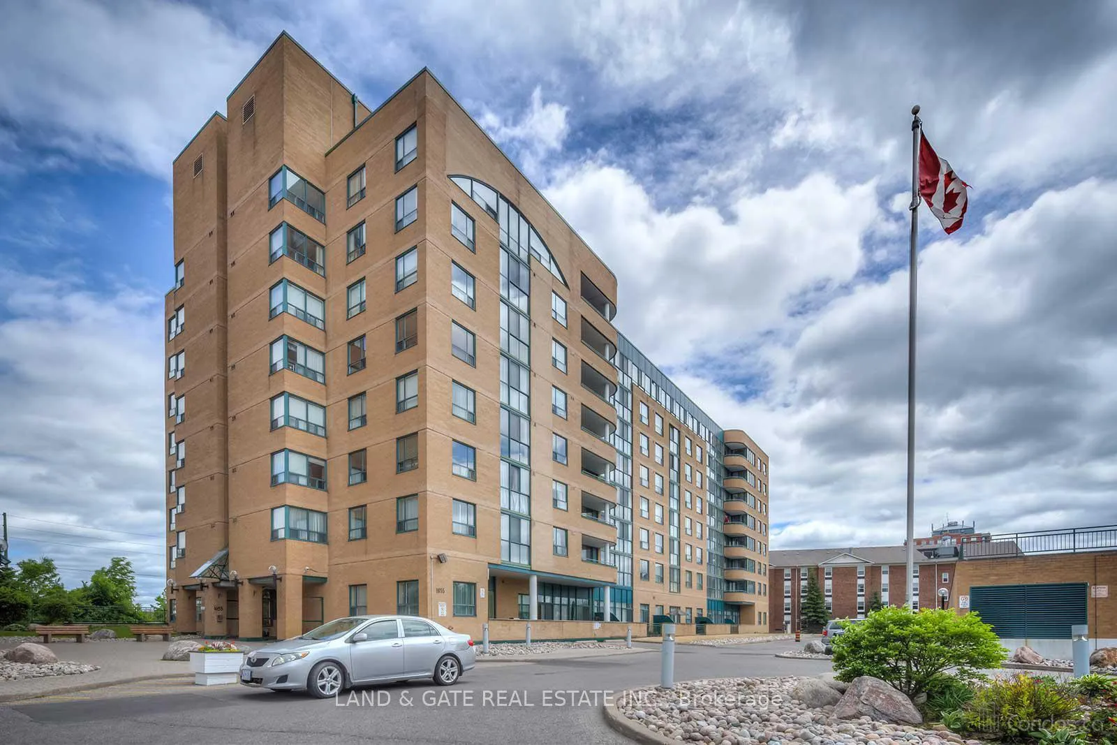 Front of Unit 512, 1665 Pickering Parkway