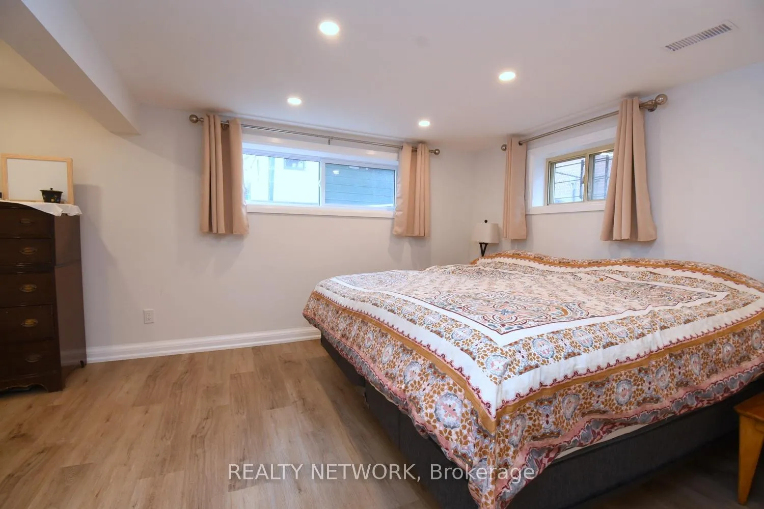 Photo 23 of 60 Maclennan Avenue, Hamilton, Burkholme — HOMEH