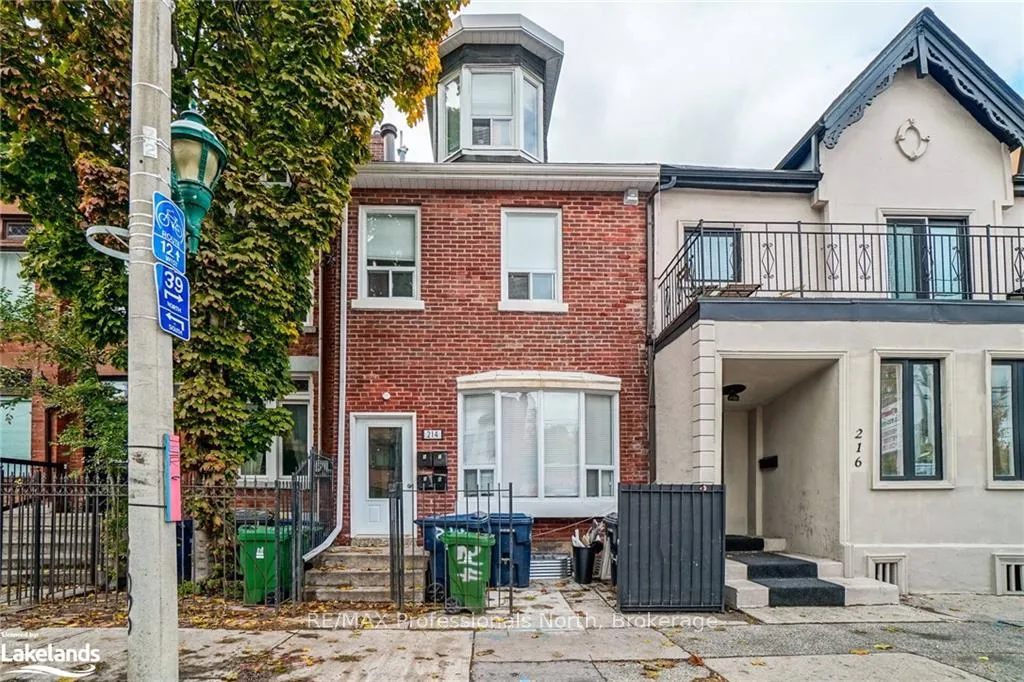 Photo of 214 Gerrard Street E