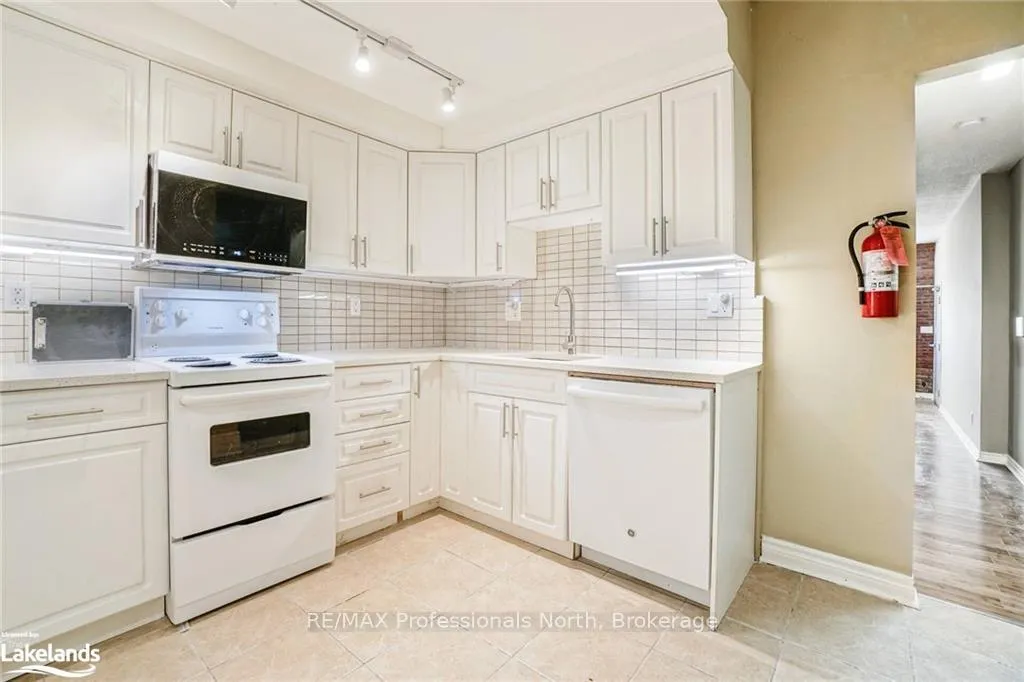 Photo 6 of 214 Gerrard Street E, Toronto, Cabbagetown-South St. James Town — HOMEH