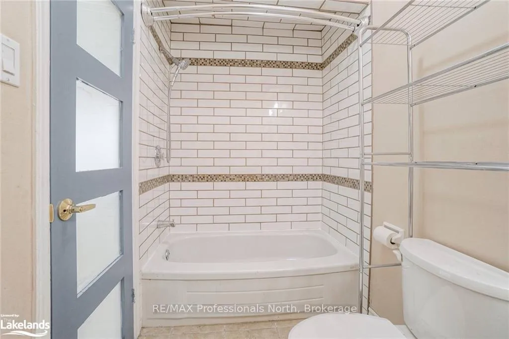 Photo 11 of 214 Gerrard Street E, Toronto, Cabbagetown-South St. James Town — HOMEH