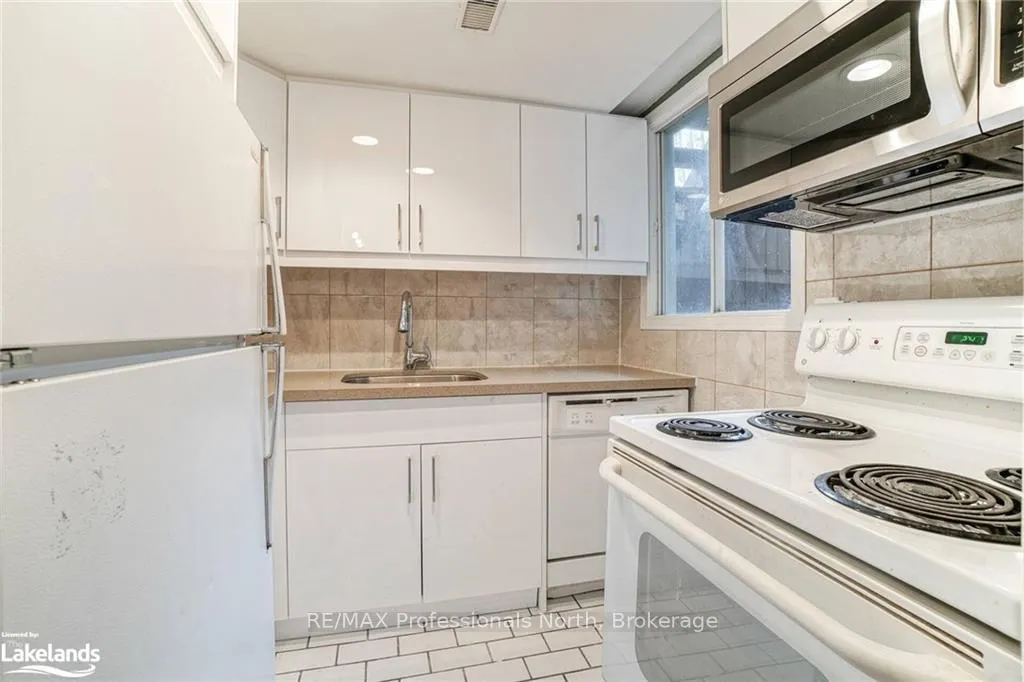 Photo 17 of 214 Gerrard Street E, Toronto, Cabbagetown-South St. James Town — HOMEH