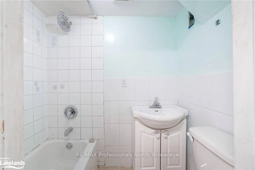 Photo 35 of 214 Gerrard Street E, Toronto, Cabbagetown-South St. James Town — HOMEH