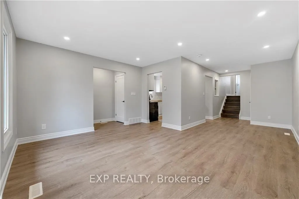 Photo 6 of Unit Upper, 8059 Aintree Drive, Niagara Falls, Ascot — HOMEH