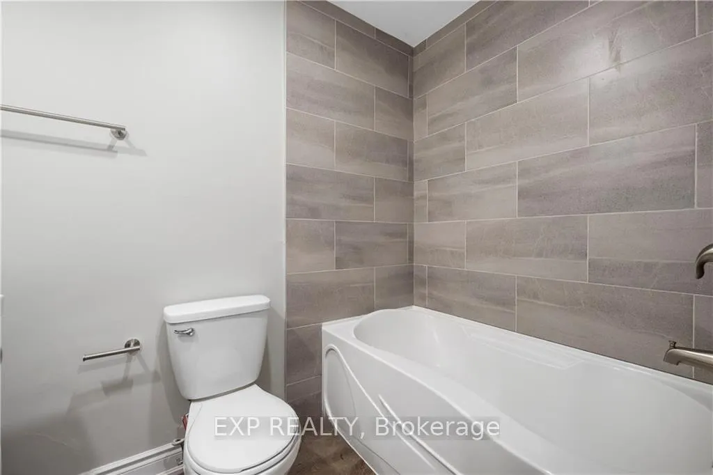 Photo 8 of Unit Upper, 8059 Aintree Drive, Niagara Falls, Ascot — HOMEH