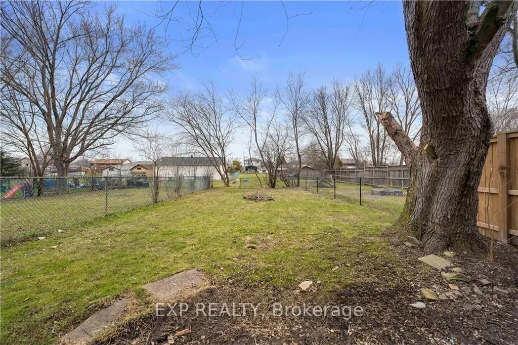 Photo 15 of Unit Upper, 8059 Aintree Drive, Niagara Falls, Ascot — HOMEH