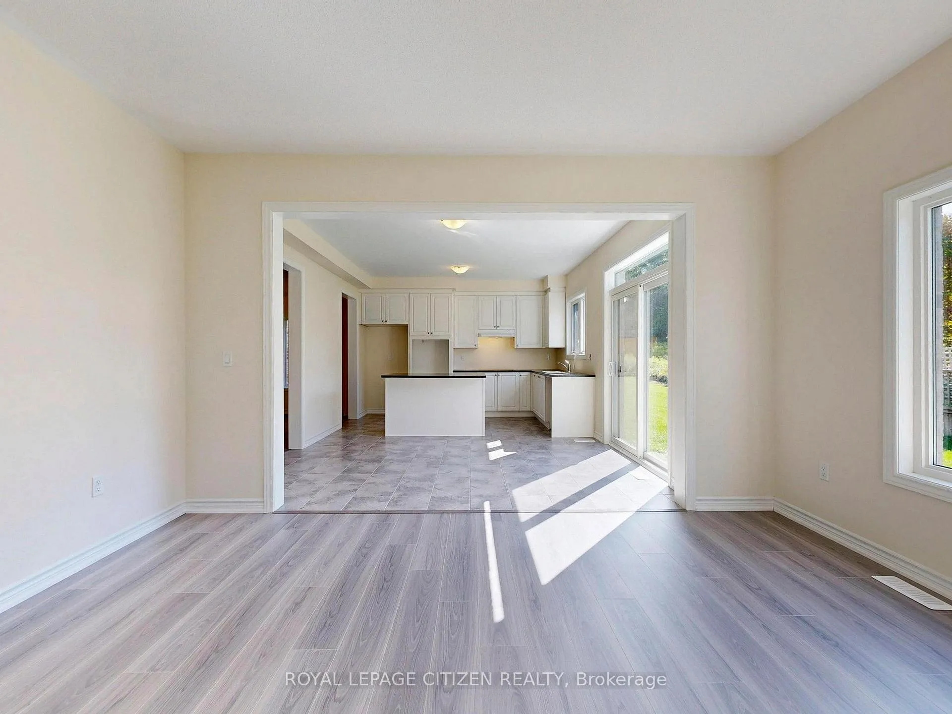 Photo 11 of 42 North Garden Boulevard, Scugog, Port Perry — HOMEH