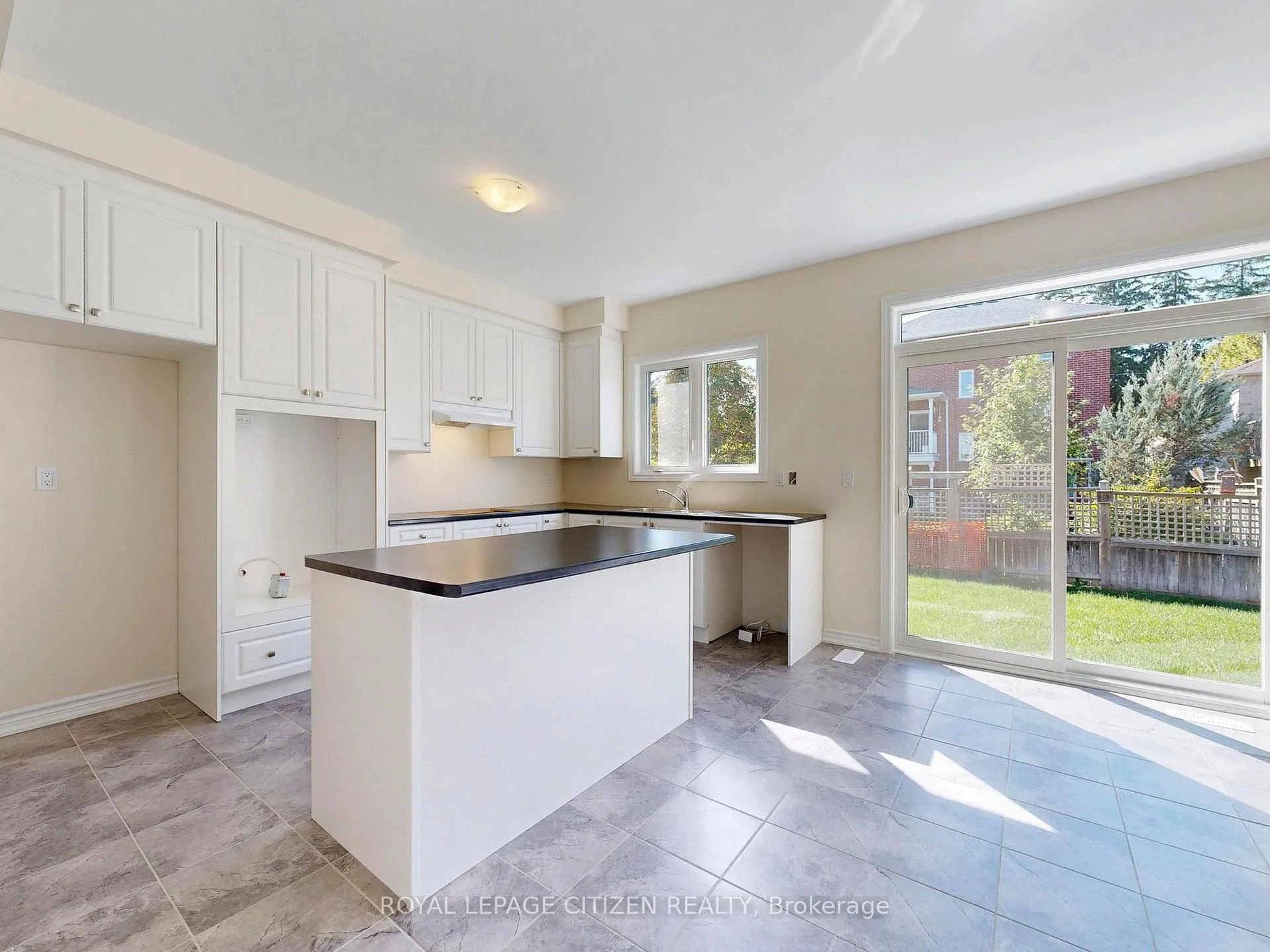 Photo 13 of 42 North Garden Boulevard, Scugog, Port Perry — HOMEH