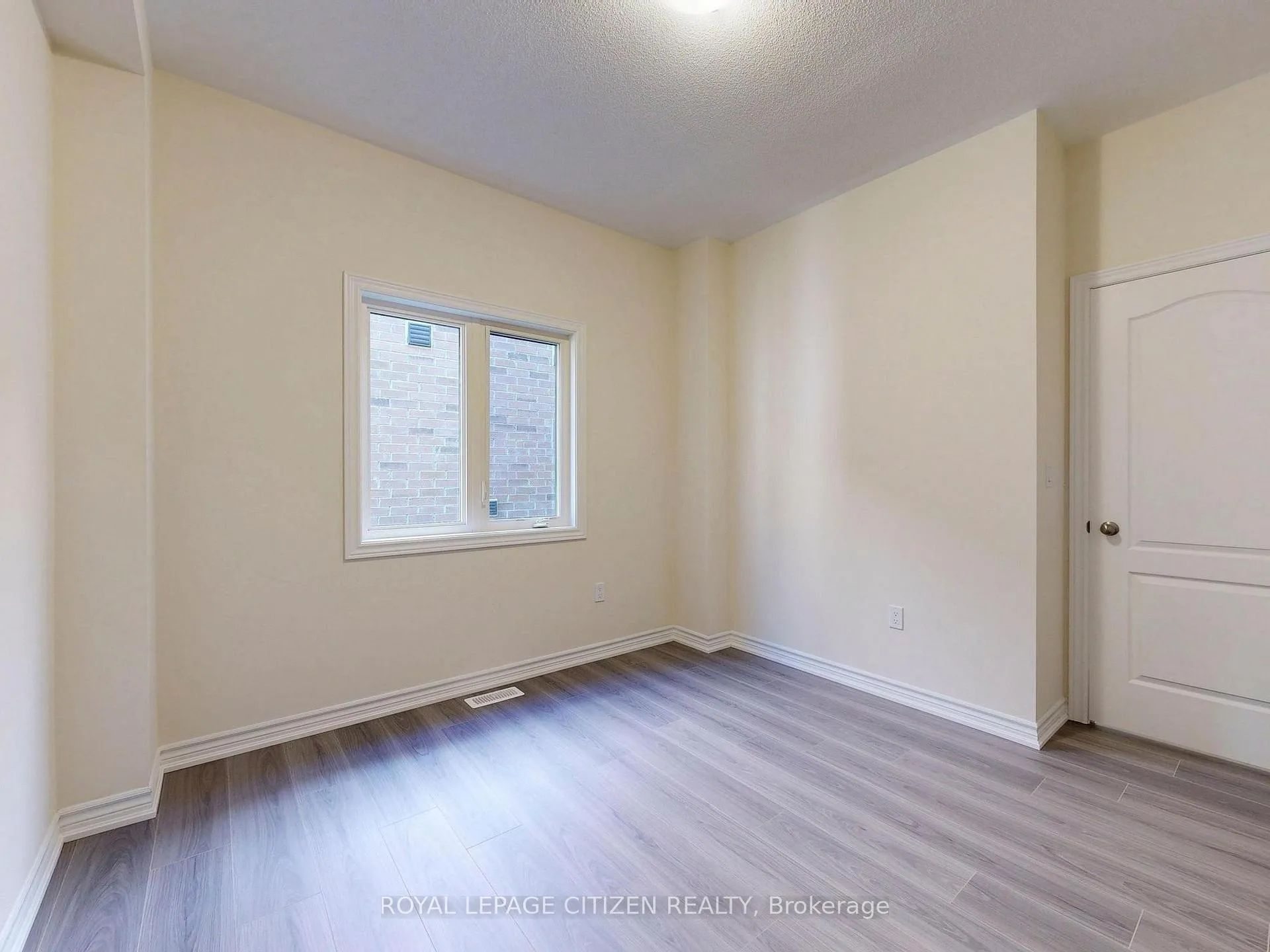 Photo 16 of 42 North Garden Boulevard, Scugog, Port Perry — HOMEH