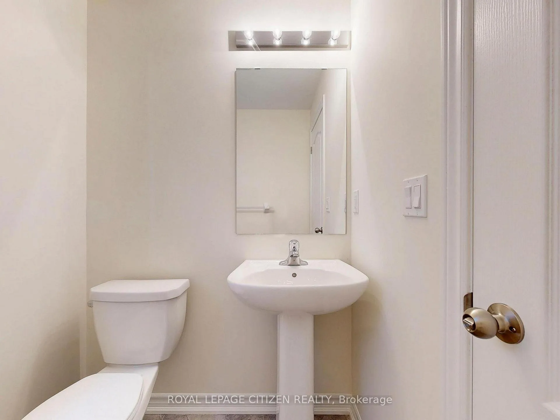 Photo 17 of 42 North Garden Boulevard, Scugog, Port Perry — HOMEH