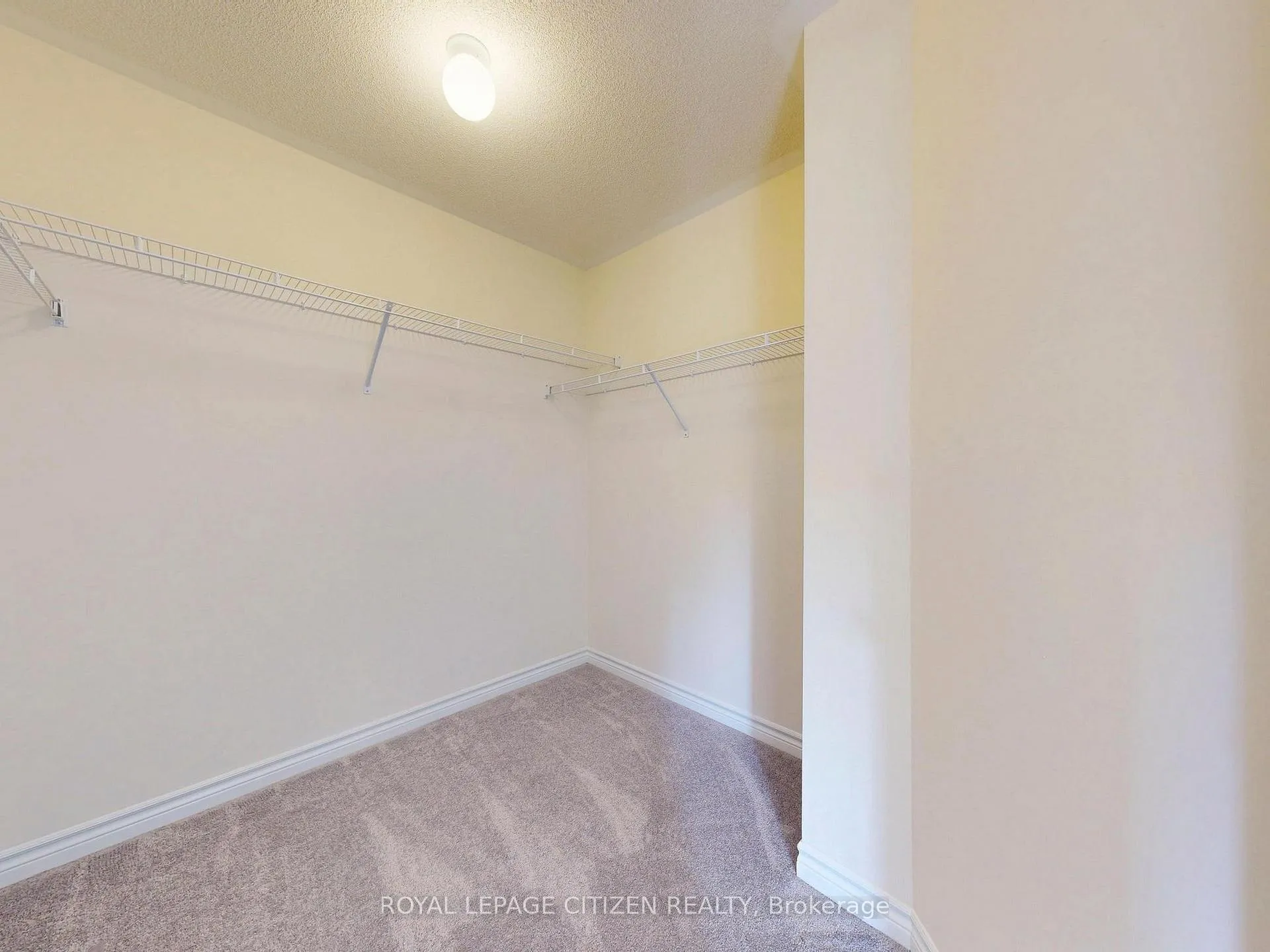 Photo 24 of 42 North Garden Boulevard, Scugog, Port Perry — HOMEH