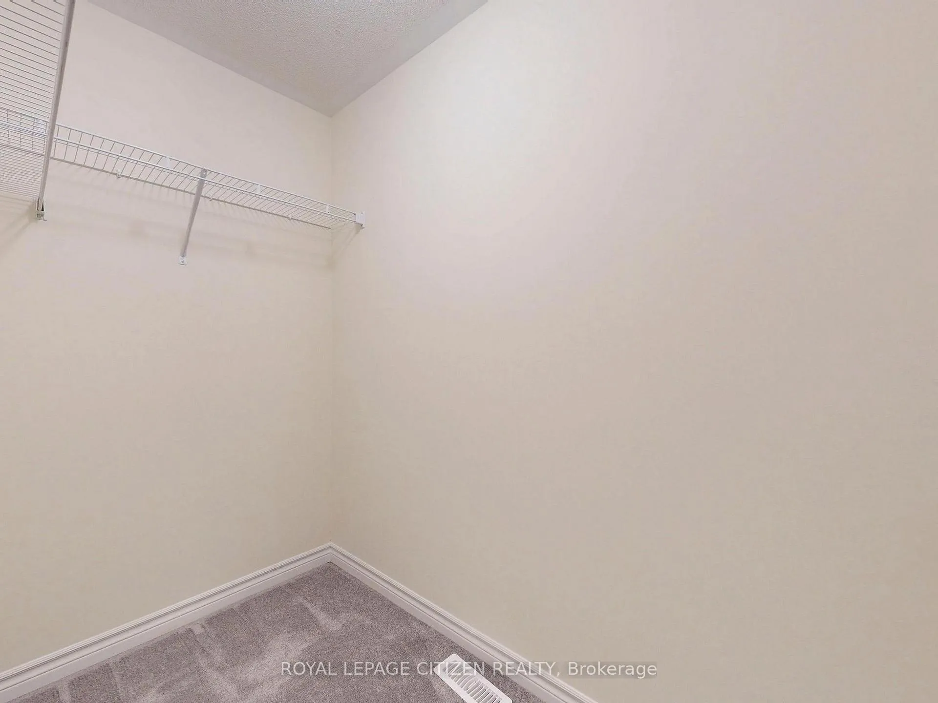 Photo 37 of 42 North Garden Boulevard, Scugog, Port Perry — HOMEH