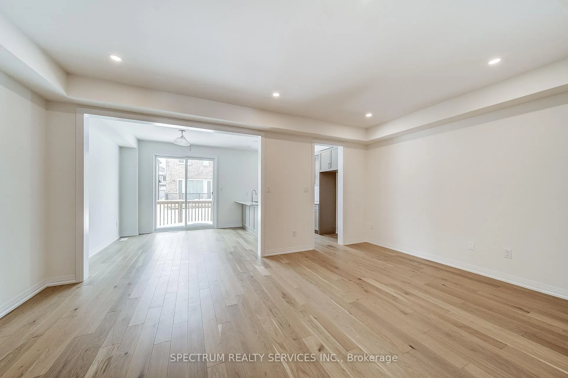 Photo 10 of 87 Adario Crescent, Vaughan, Vellore Village — HOMEH